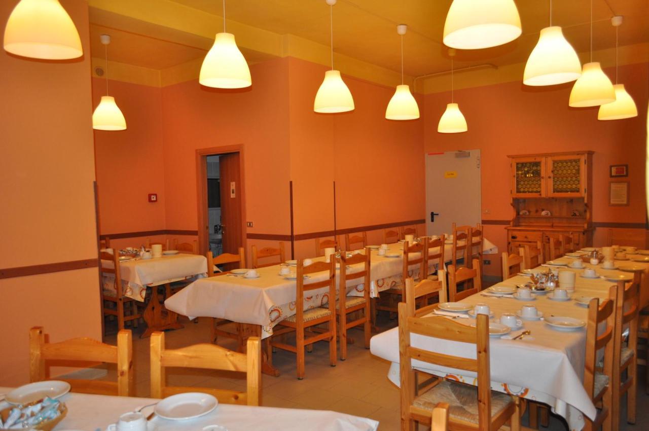 Casa Del Parco Dell'Adamello Di Vezza D'Oglio Hostel Ngoại thất bức ảnh